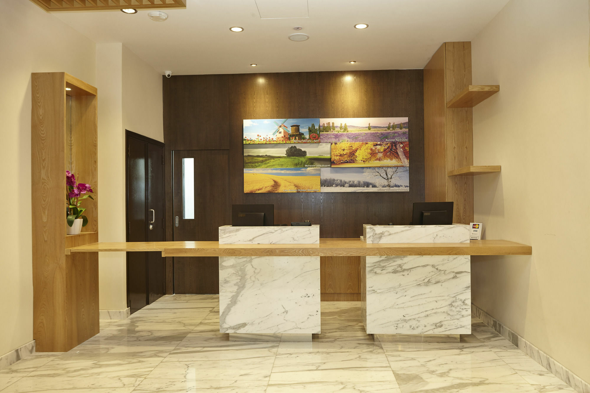 Six Seasons @ Mid Valley Hotel 3*
